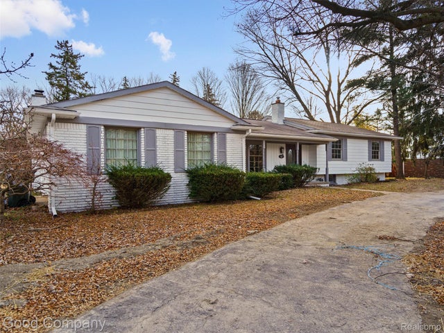 32 Shagbark Drive, Rochester Hills city