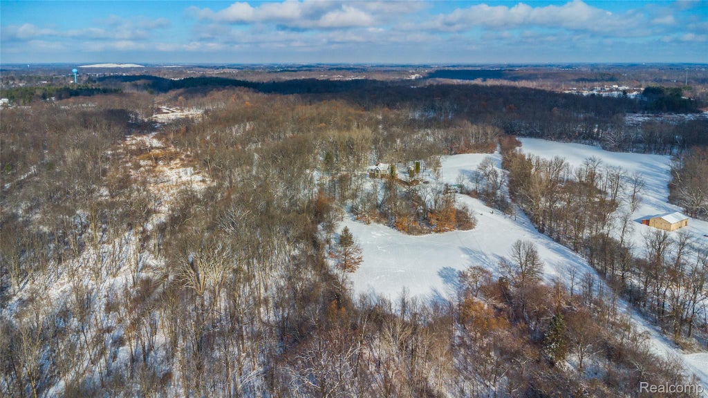 1191 Gage Road, Holly village