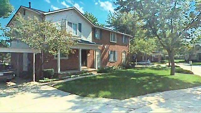 1995 Peerce Court, Canton charter township