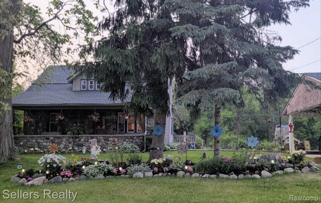 7477 Tucker Road, Groveland township