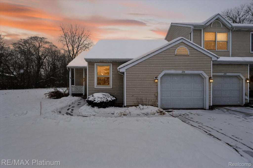 226 Meadow Pointe Drive, Fenton city