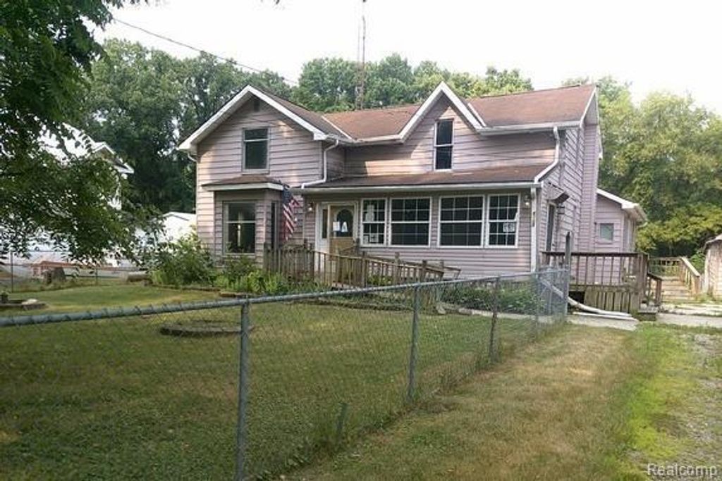 8405 N Vassar Road, Genesee charter township