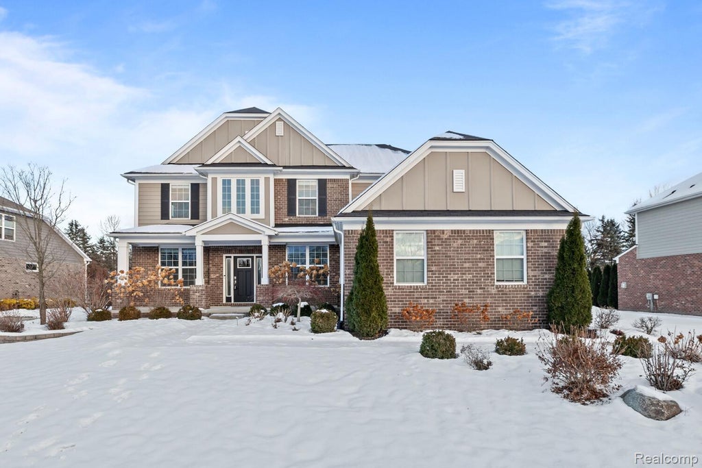 1526 Hickory Ridge Court S, Canton charter township