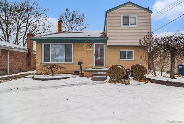 31040 Stephen Avenue, Westland city