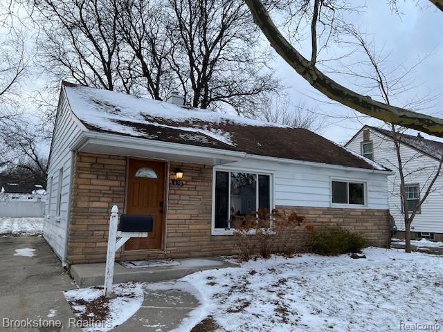 630 Gargantua Avenue, Clawson city