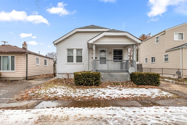 1129 E Harry Avenue, Hazel Park city