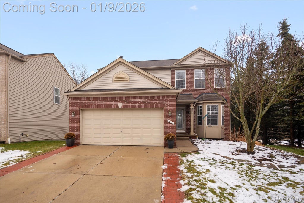 416 Otter Run Road, Holly township