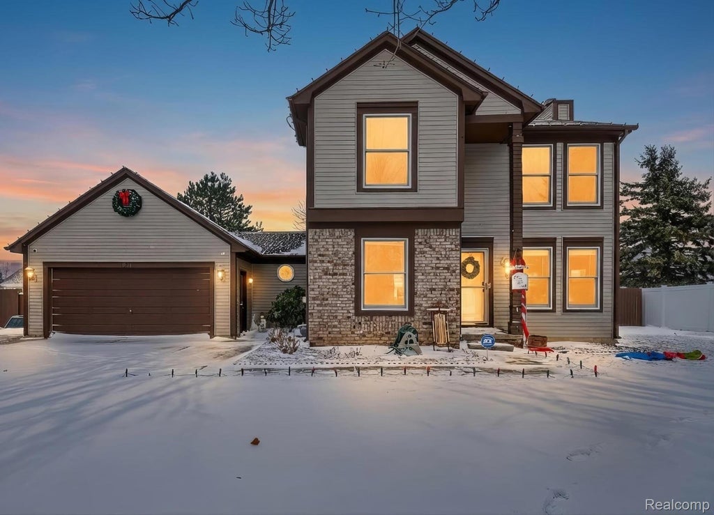 8051 Rose Lane, Goodrich village