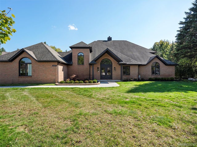 22463 Norfolk Court, Novi city