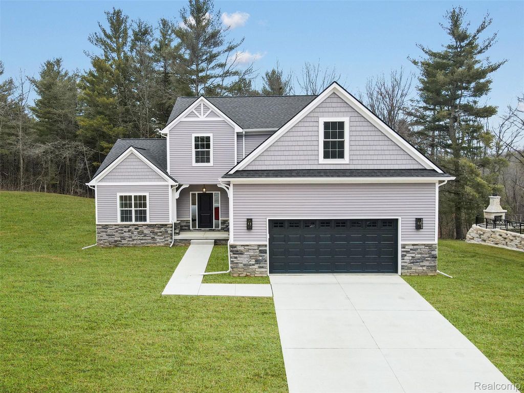 7670 Parshallville Road, Hartland township