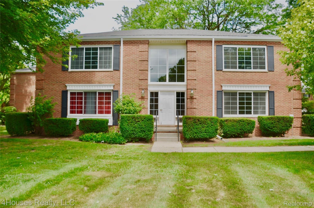 737 E Fox Hills Drive 180, Bloomfield Hills city