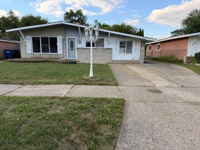 34054 Fernwood Street, Westland city