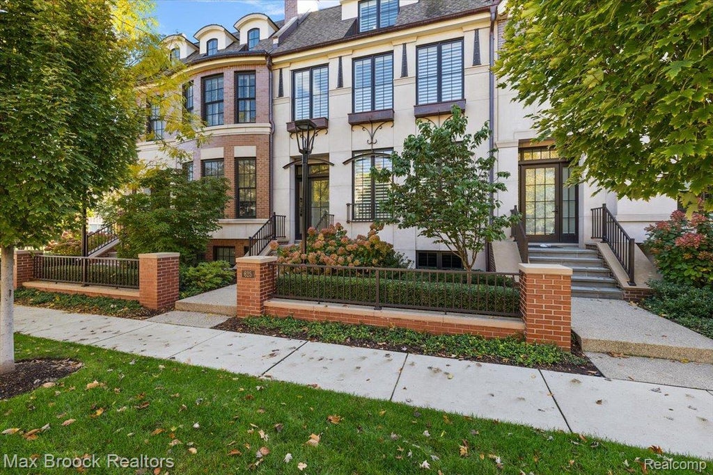 625 W Brown Street, Birmingham city