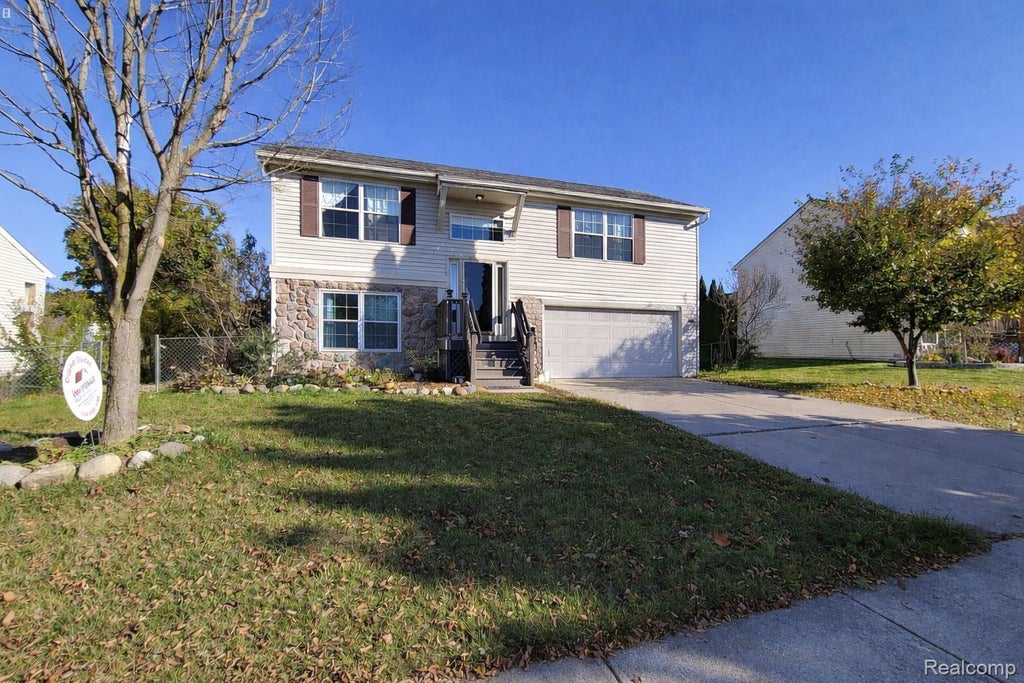 708 Ridgecrest, Fenton city