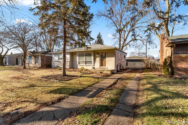 9319 Merriman Road, Livonia city