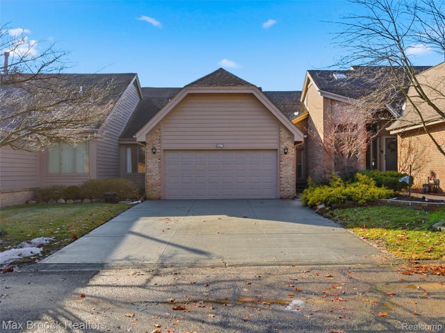 30127 N Meadowridge, Farmington Hills city