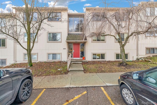 1695 Riverside Drive 8, Rochester Hills city