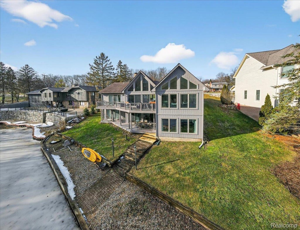 6346 Simler Drive, Independence charter township