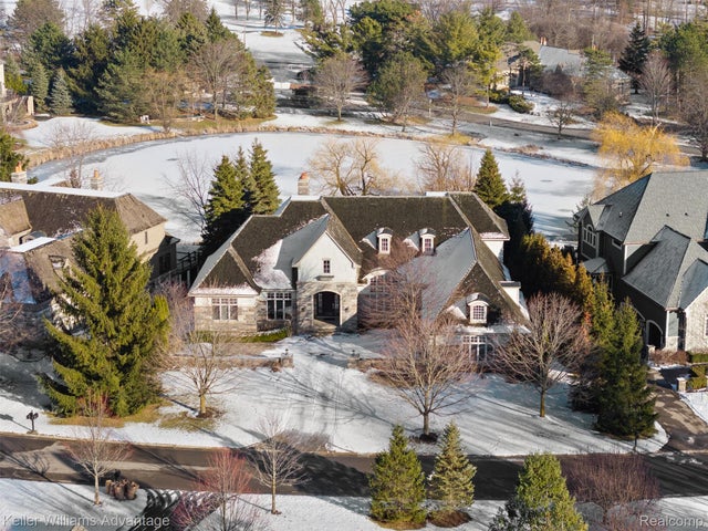 2951 Turtle Pond Court, Bloomfield charter township