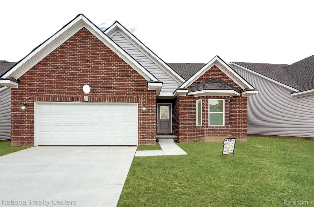 8293 Pleasant Creek, Goodrich village