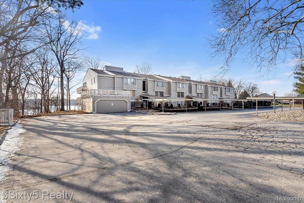 1731 Cliffs Landing 202, Ypsilanti city