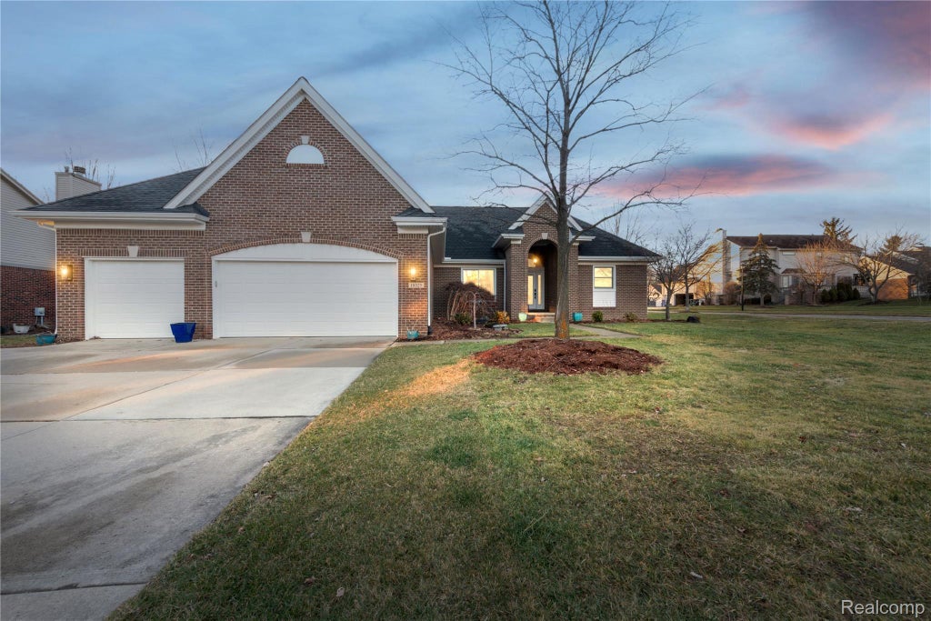 18325 Glastonbury Drive, Livonia city