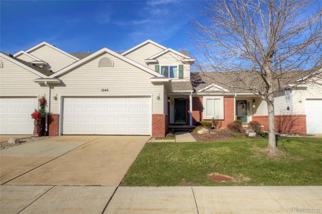 1040 Spirea, Marion township