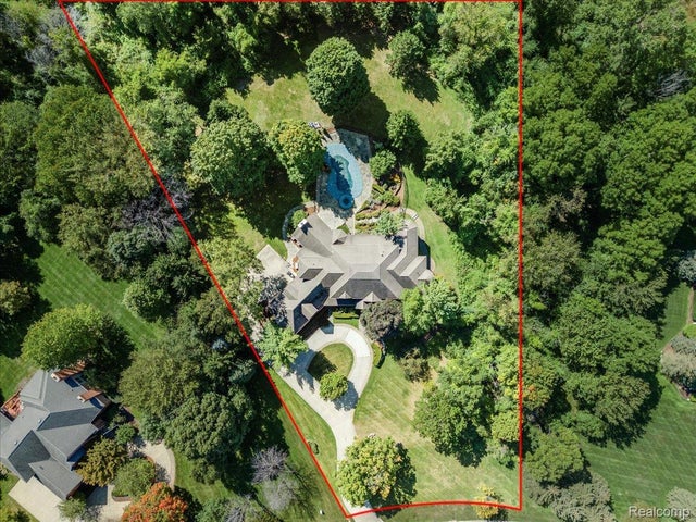 630 Sheldon Court, Rochester city