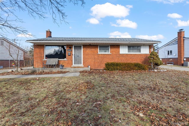 37092 Gilchrist Street, Westland city