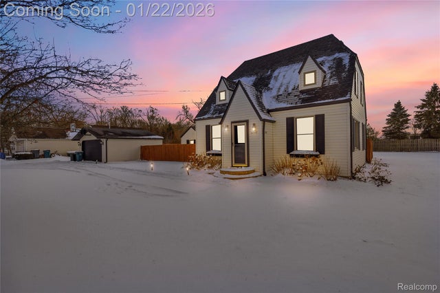 6740 Barabeau Drive, Troy city