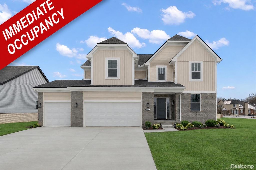 28326 Nadia Lane, Chesterfield township