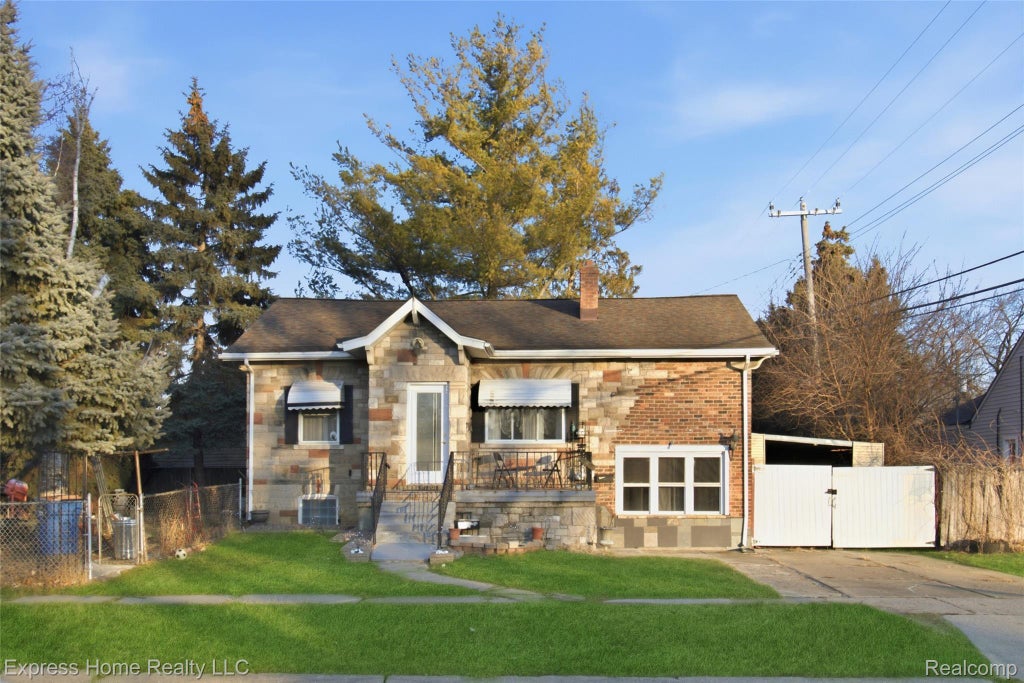 24932 Marigold Avenue, Warren city