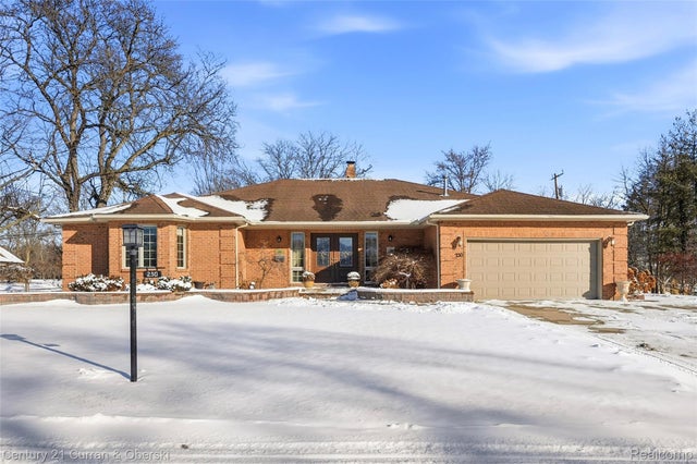 230 Hampshire Court, Dearborn city