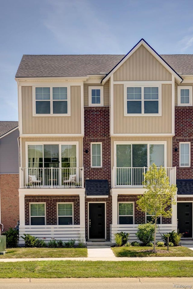 29977 Center Street, Lyon charter township