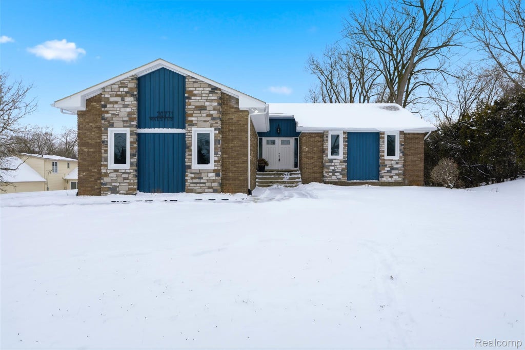 20771 Halsted Road, Northville city
