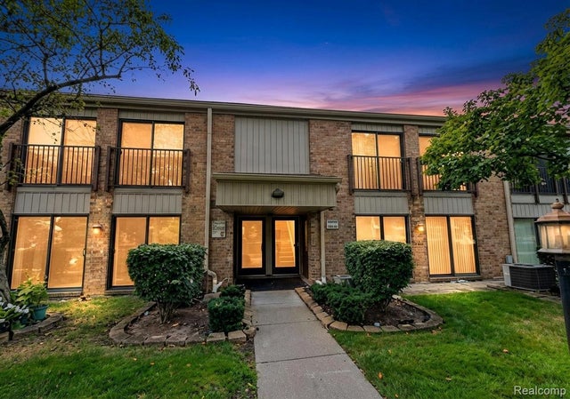 18059 University Park Drive 39, Livonia city