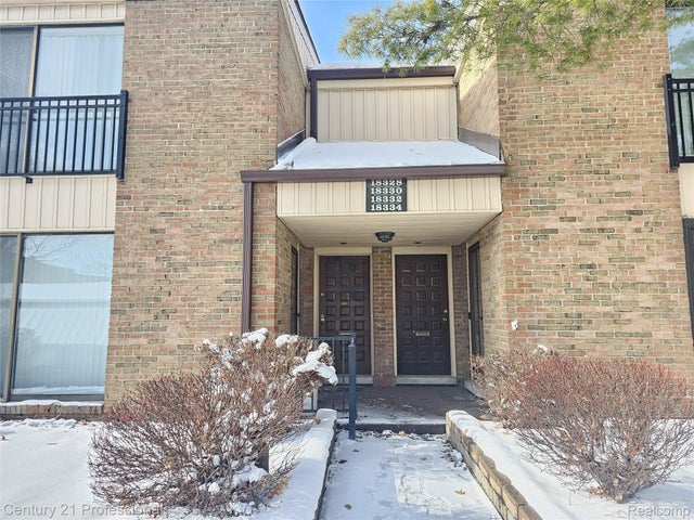 18328 University Park Drive, Livonia city