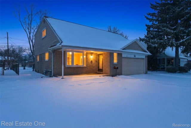 2811 Rhodes Drive, Troy city