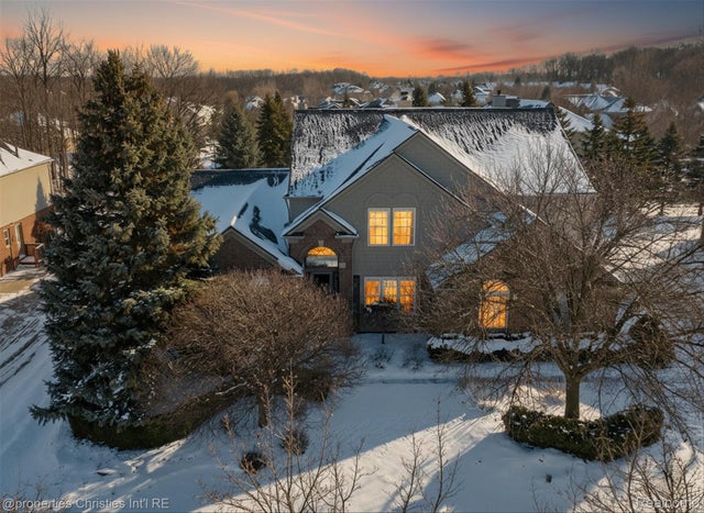 16224 Oak Forest Court W, Northville township