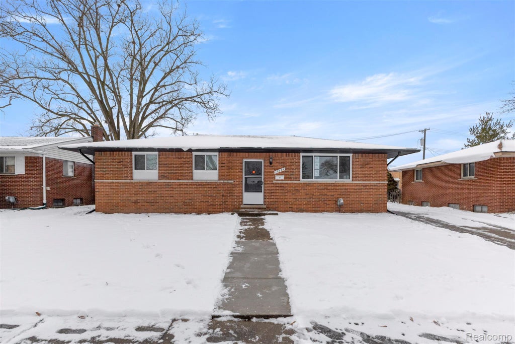 15345 Bainbridge Street, Livonia city