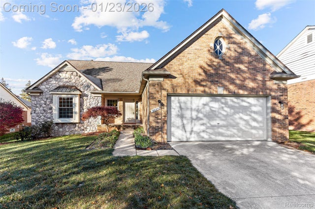 6425 Southpointe Drive, Troy city