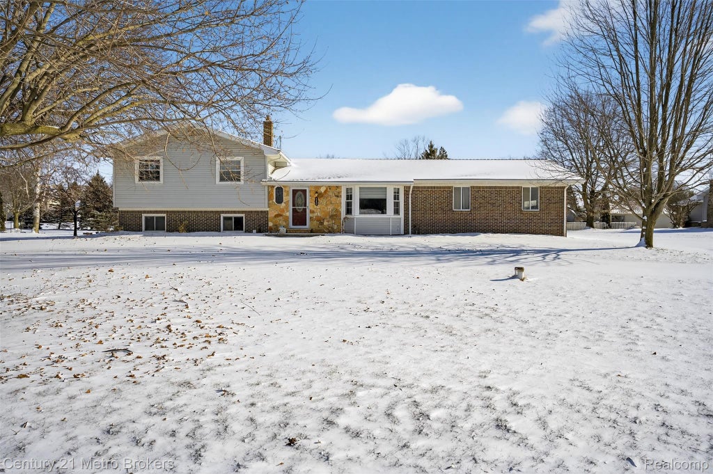 11452 Whitaker Road, Tyrone township