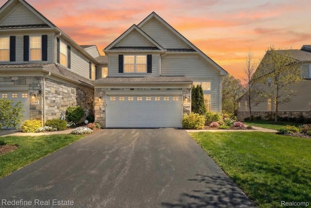 42896 Cardinal Way, Novi city