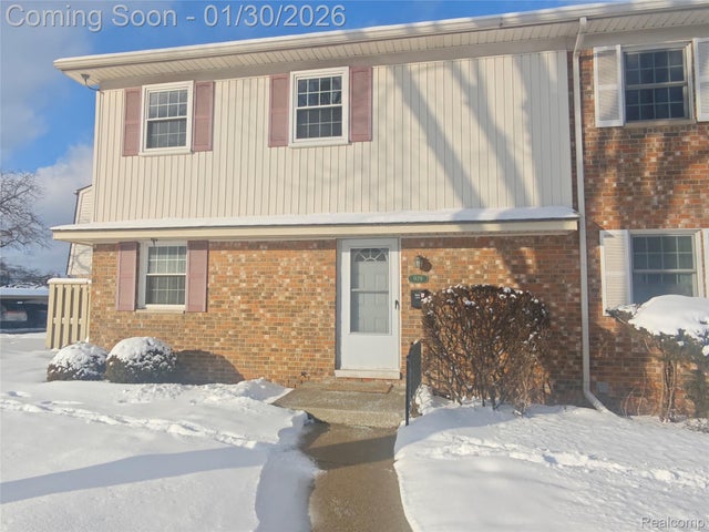 979 Kirts Boulevard, Troy city