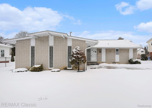 18746 Westbrook Drive, Livonia city