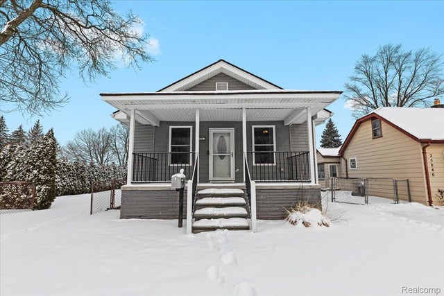 25048 Doxtator Street, Dearborn city