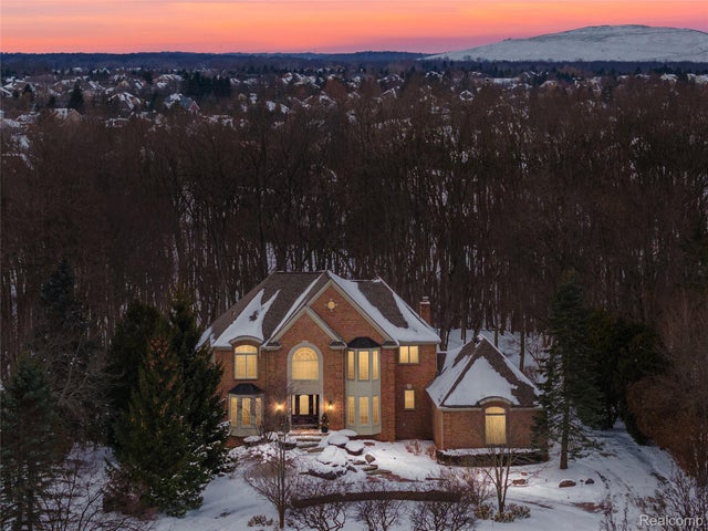 49474 Pine Ridge Court, Plymouth charter township