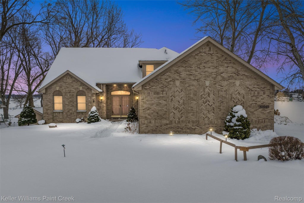 10045 Highland Road, White Lake charter township