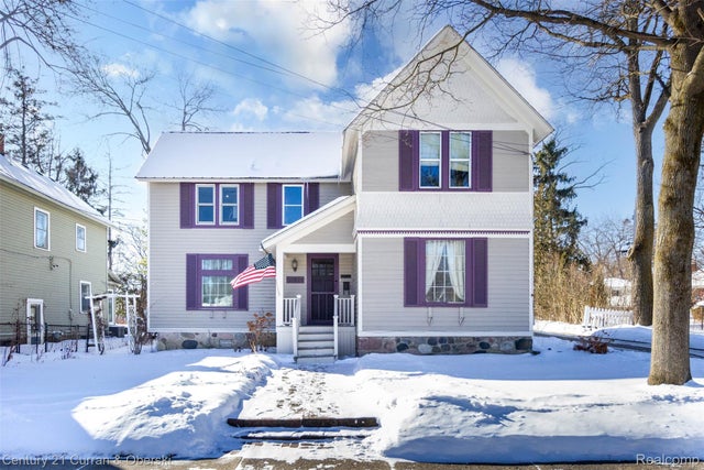 34021 Grand River Avenue, Farmington city