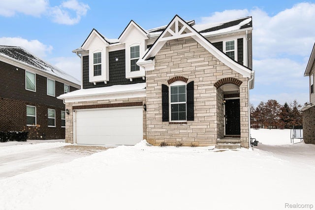 49772 Shoreline Drive, Canton charter township